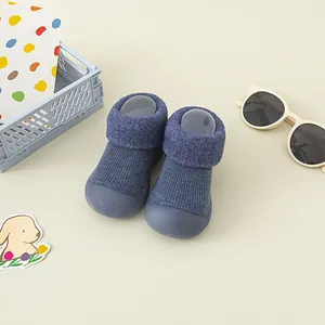 Warme Baby-Stricksocken-Schuhe für den Winter mit weicher rutschfester Gummisohle