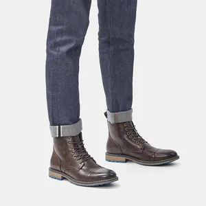 Elegantes botas Martin marrones para hombre de alta calidad con cordones y suela azulada