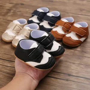 Detailed view of soft-soled baby walking shoes in multiple colors for infants aged 0-1 year