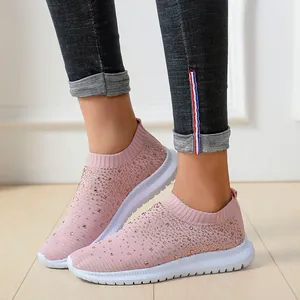 Bequeme rosa Sneaker mit Strasssteinen für Damen, atmungsaktive Slip-On-Laufschuhe.