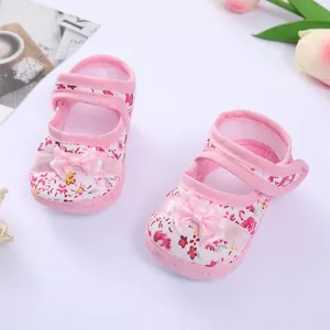 Soft-sole pink floral baby pre-walker shoes for infants 0-12 months old spring style