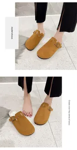 Braune Wildleder-Clogs mit Fleecefutter und verstellbarem Schnallenriemen