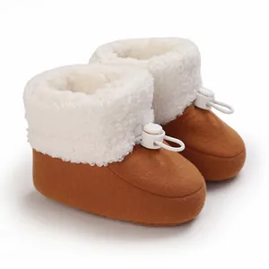 Bottines bébé marron chaudes avec doublure polaire blanche et cordon de serrage