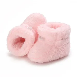 Bottines en peluche rose pour bébé, chaudes et douces pour l'apprentissage de la marche.