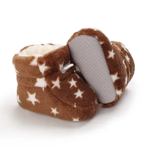 Botas de invierno de felpa para bebé con estrellas antideslizantes y forro polar cálido