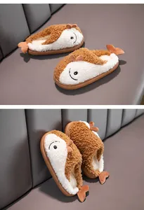 Pantofole a forma di pesce cartone animato per bambini con morbida fodera in peluche.