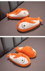 Pantofole a forma di pesce arancione per bambini con calda fodera in peluche e suola spessa.