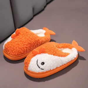 Pantofole invernali in peluche per bambini con simpatico design a pesce arancione