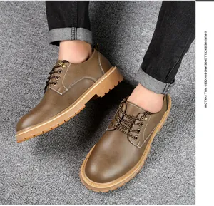 Eleganti scarpe da lavoro in pelle marrone da uomo con suole spesse viste dall'alto