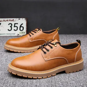 Scarpe da lavoro in pelle marrone vintage da uomo con suola a carrarmato e lacci
