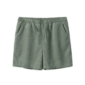 Vista detallada de pantalones cortos casuales de pana verde salvia para hombre con cintura elástica