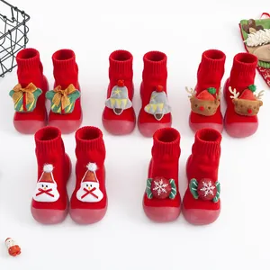 Chaussettes Chaussures de Noël pour Bébé Hiver Chaud Éponge Épaissie avec Semelle en Caoutchouc Souple Dessin Animé Bonhomme de Neige Renne pour Enfants