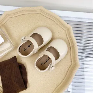 Beige soft-sole baby Mary Jane leather shoes with strap for toddler girls autumn style