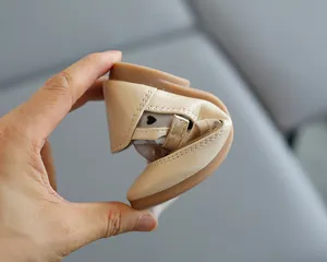 Flexible beige Mädchen Ballerinas mit Herznetz und extrem weicher Sohle für Komfort.