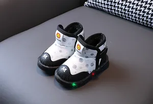 Stivali da neve a LED per bambini con calda fodera in peluche e grazioso motivo a pois