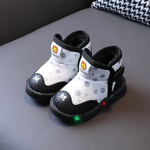 Stivali da neve a LED per bambini con calda fodera e grazioso motivo a pois grigi
