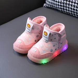 Stivali da neve LED rosa per bambini con calda fodera in ecopelliccia e leoncino