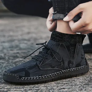 Men's Mid-Top Casual Sneakers Autumn Winter Warm Plus Velvet Work Boots Retro Newspaper Print Anti-slip Rubber Sole Shoes
