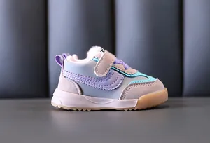 Chaussure de marche hivernale pour bébé avec doublure polaire et en tons pastels