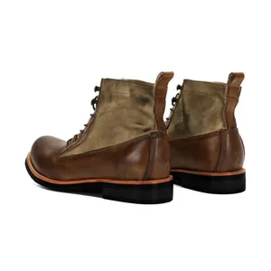 Vista trasera detallada de las botas de moto vintage de cuero y lona en estilo Amekaji