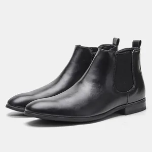 Classici stivaletti Chelsea in pelle nera da uomo con inserti elastici e linguetta posteriore