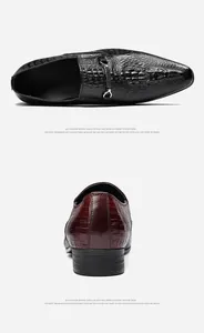 Détail des mocassins en cuir gaufré pour hommes avec bout pointu et boucle métallique.