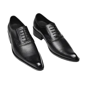 Elegant black pointed-toe leather dress shoes for men, perfect for weddings and banquets