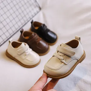 Comfortable soft-soled leather toddler shoes for baby girls in beige brown black