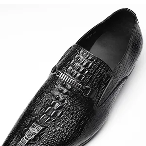 Mocassins en cuir noir de qualité supérieure pour hommes avec motif crocodile gaufré