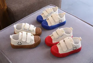 Kinder Leinwandschuhe mit weicher Sohle und Klettverschluss in verschiedenen Farben