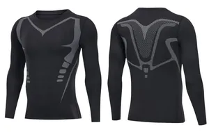 Detaillierte Vorder- und Rückansicht des schwarzen Herren-Kompressions-Sport-T-Shirts.