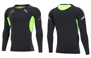 Vorder- und Rückansicht eines schwarzen und neongrünen Herren-Kompressionsshirts mit langen Ärmeln