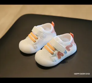 Atmungsaktive Baby-Lauflernschuhe aus Mesh mit weicher, rutschfester Sohle für Kleinkinder