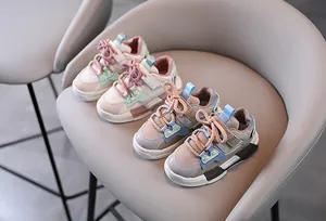 Atmungsaktive Mesh-Sneaker für Kleinkinder mit weichen Farben und leichten Sohlen