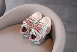 Atmungsaktive Mesh-Sneaker für Kinder in Pastellrosa und Mintgrün für Jungen und Mädchen