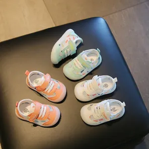 Atmungsaktive Mesh-Babylauflernschuhe mit rutschfesten weichen Sohlen für Kleinkinder