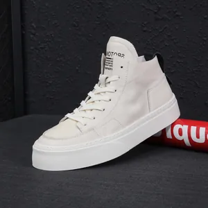 Scarpe da Skate Alte da Uomo Bianche in Vera Pelle Bovina Suola Spessa Rialzanti Traspiranti Casual Street Fashion Sneaker