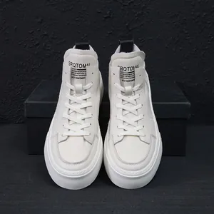 Sneaker alte uomo in pelle bianca di alta qualità con suola spessa a piattaforma