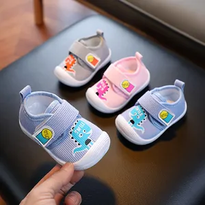 Chaussures de marche bébé dinosaure de dessin animé avec semelles souples et fermeture velcro