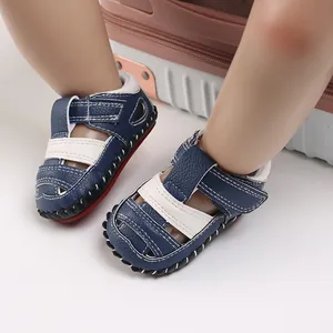Sandales d'été pour bébé bleu marine avec semelle en caoutchouc antidérapante chic.