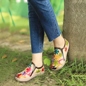 Mocasines Vintage con Estampado Floral para Mujer Zapatos Planos de Piel de Oveja Cómodos Ligeros Informales Retro Cosidos a Mano