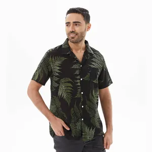 Camisa casual de playa para hombre con estampado de hojas de helecho verde en negro