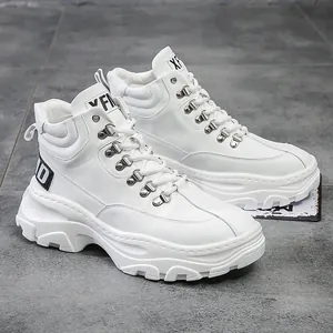 Scarpe Casual Alte da Uomo Patchwork Suola Spessa Aumento Altezza Fibbia in Metallo Moda Streetwear Pelle in Microfibra