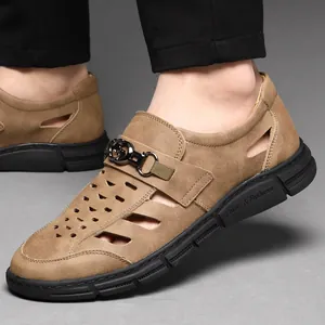 Atmungsaktive Herren Freizeitschuhe aus echtem Leder mit hohlem Design und Metallschnalle