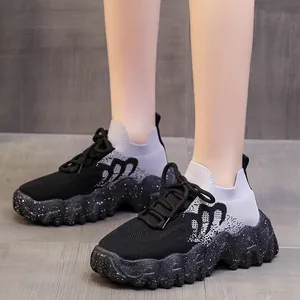 Sneakers a calzino in maglia traspirante con suola platform spessa macchiettata donna