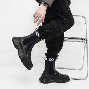 Stivali Chelsea da uomo alla moda in pelle bovina nera con suola spessa platform