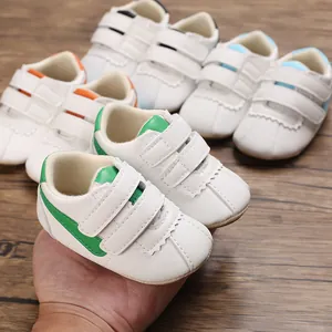 Zapatos de caminante suaves para bebé con cierre de velcro en varios colores