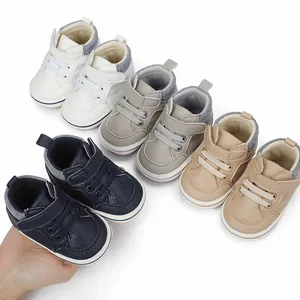 Detailansicht weicher Baby-Lauflernschuhe in verschiedenen Farben für Säuglinge von 0-1 Jahr