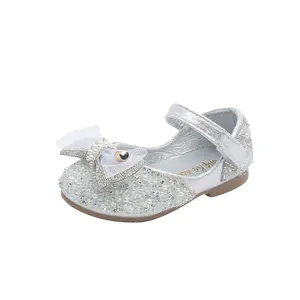 Zapatos de princesa plateados brillantes para niña con lazo de malla y pedrería fina