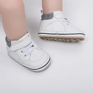 Weiche weiße Baby-Lauflernschuhe aus Kunstleder mit Klettverschluss für Babys 0-1 Jahr
